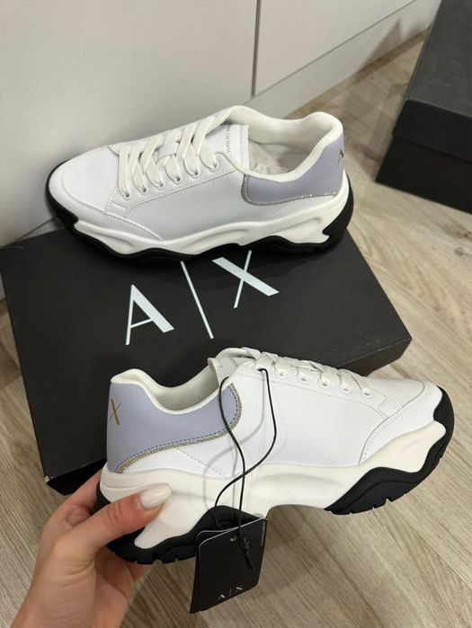 Обувки Versace Jeans Couture и Armani Exchange