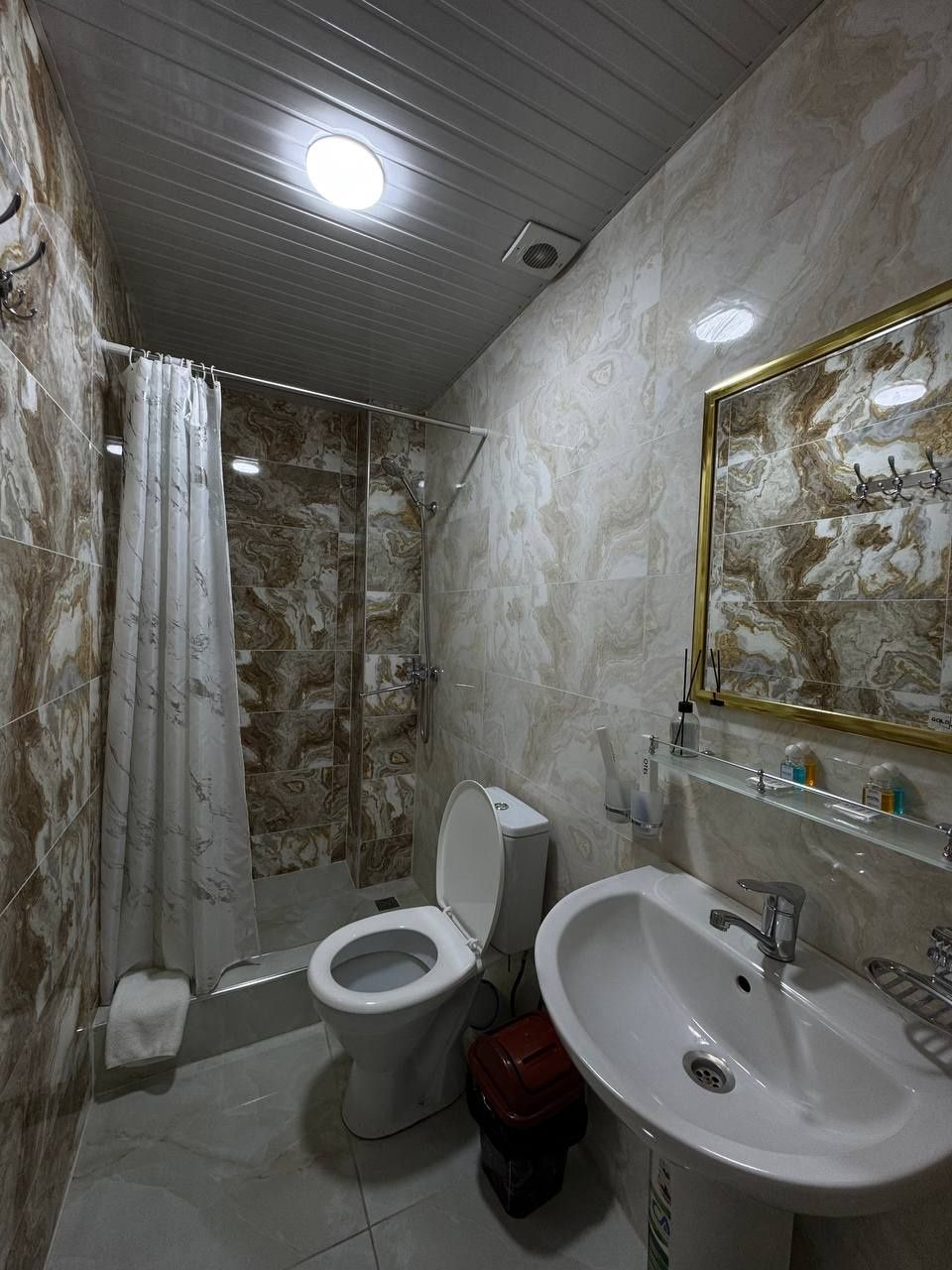 Bez zaks hotel mehmonxona