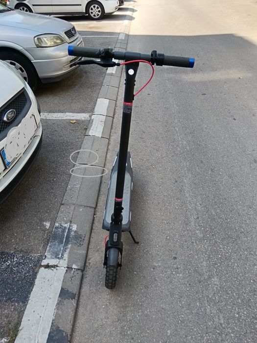 Vând trotineta pentru adulți cu roti de 10 inch