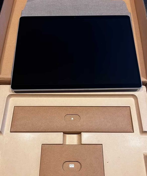 Microsoft Surface Pro 9 i7 32GB RAM 1TB nou