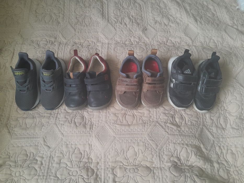 Incaltaminte Adidas și Clarks, marimea 22