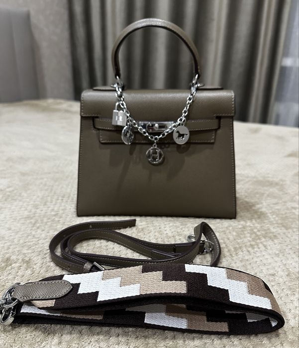 Сумка-трапеция в отличном состоянии