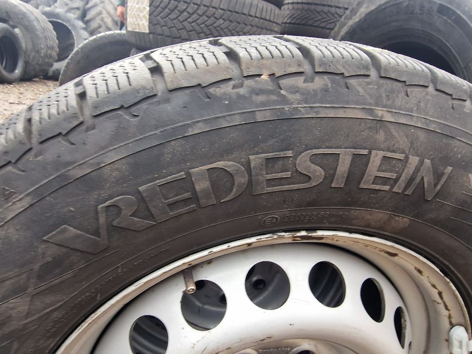 Anvelope 235/65R16C marca Vredestein, cu jante, DOT 2023, 6.5 mm