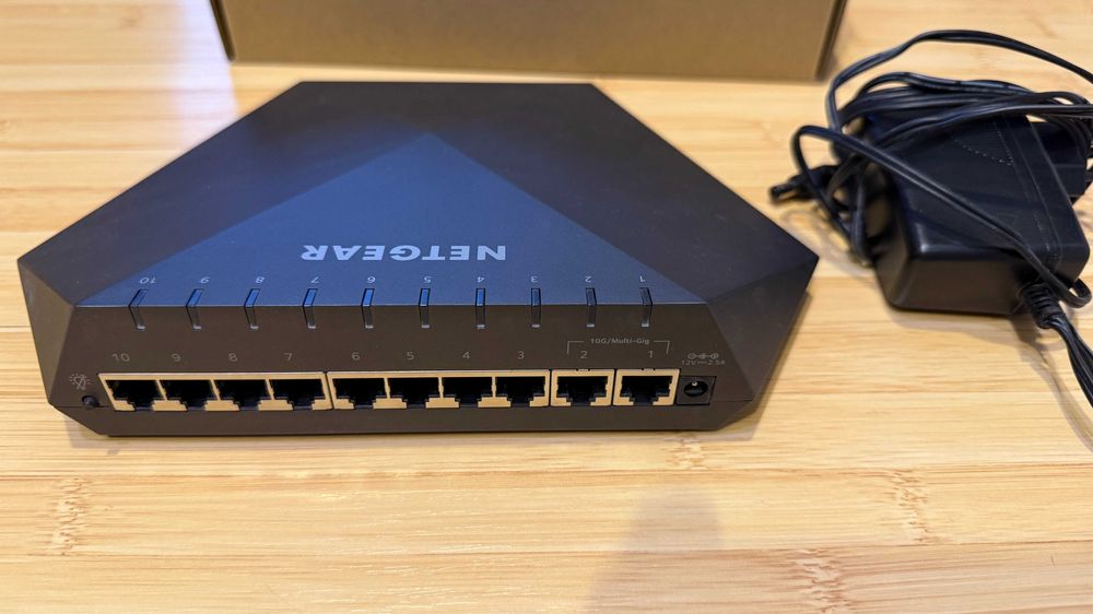 Switch NetGear Nighthawk SX10 Pro Gaming 10-Gigabit/Multi-Gigabit