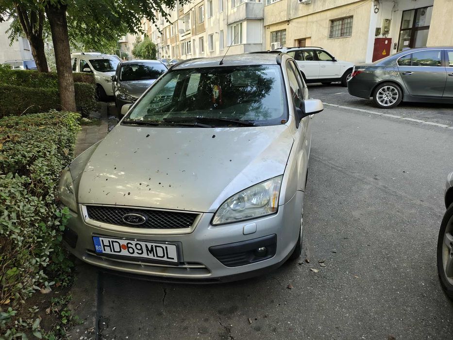 Vând Ford focus 2