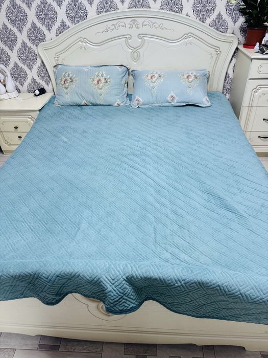 Двухспальная кровать