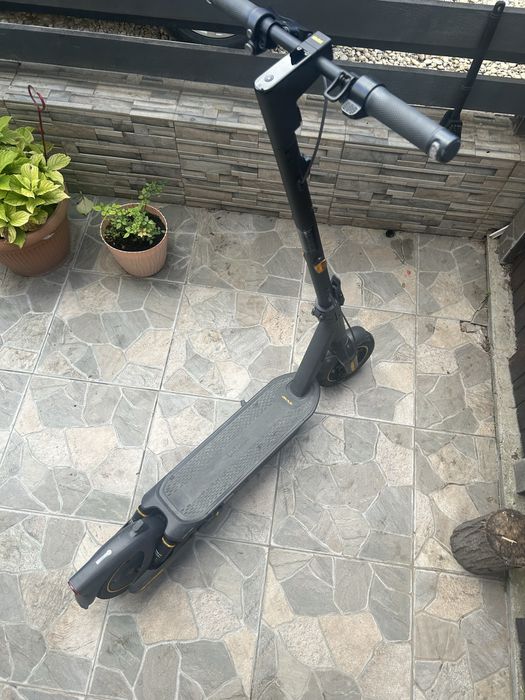 Trotineta SEGWAY-NINEBOT MAX G2 inca in garantie 1 an si 6 luni