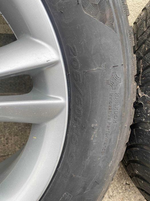 Гуми с джанти 205/60R16 за Toyota