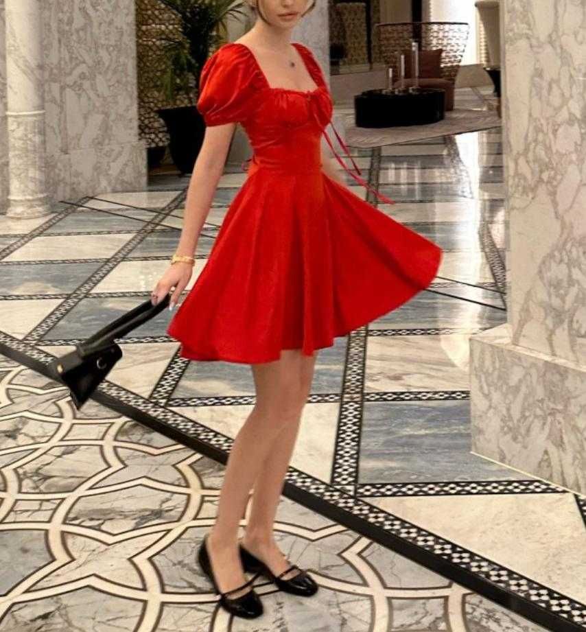 Diva Charms Rochie rosie din Satin