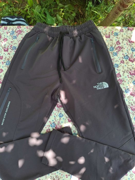 Vand pantaloni sport