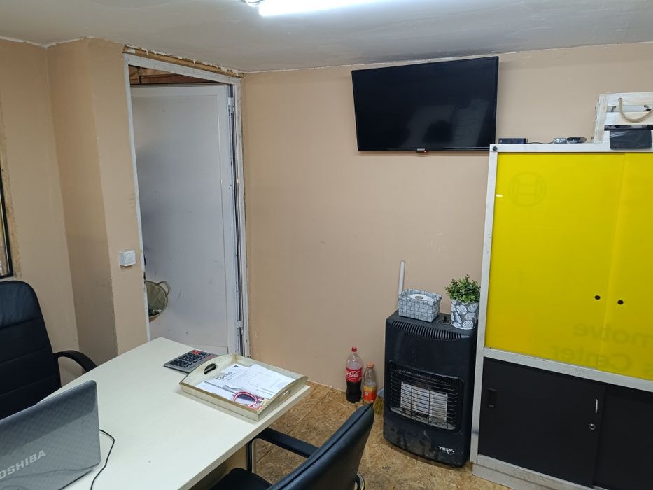 Дава се под наем Промишлена сграда в София, Красна поляна 3 - 200 кв.м за 24480 € - Снимка #10
