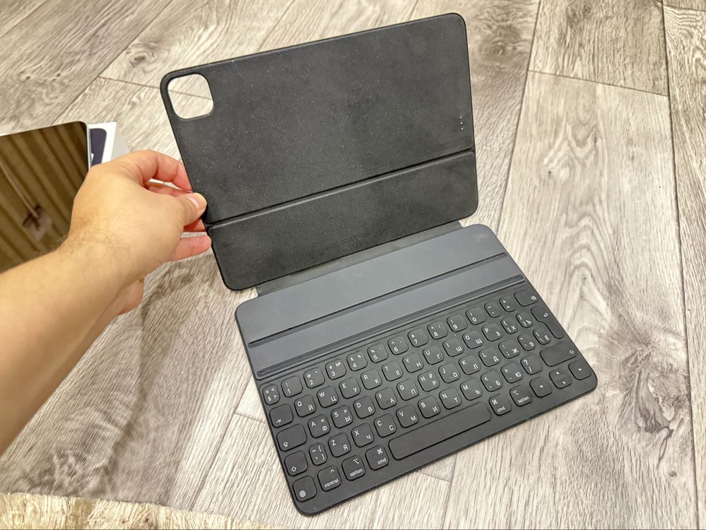 Продам Apple iPad Smart Keyboard Folio (11”)