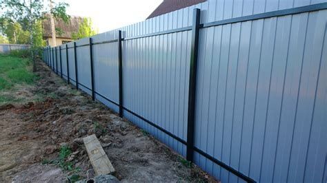 Vand garduri și porți la comanda clientului