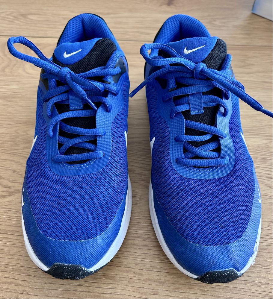 Маратонки Nike Revolution 7, р. 38.5 (24 см)