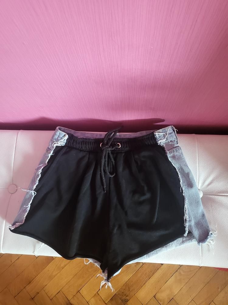 Къси панталонки от LBD