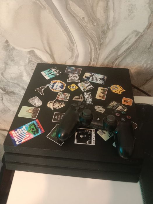 Продам PlayStation 4 PRO