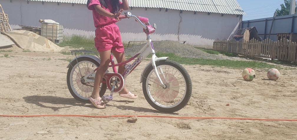 Велосипед для девушка от 5 до 8 сос хороший  цена 30000 тенге
