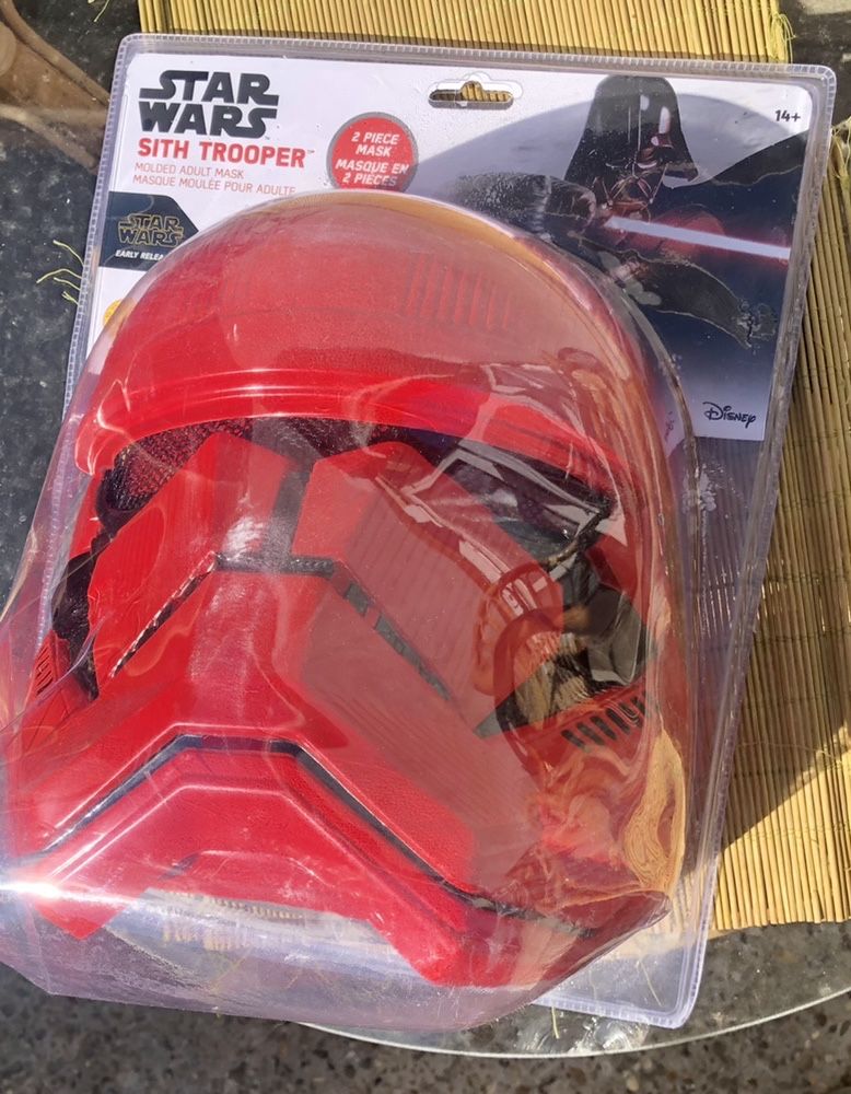 Casca Razboiul Stelelor Star Wars Sith Trooper din 2 bucati si costum