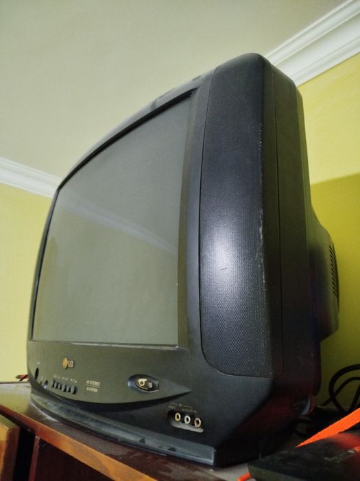 Televizor. LG xolati yaxshi