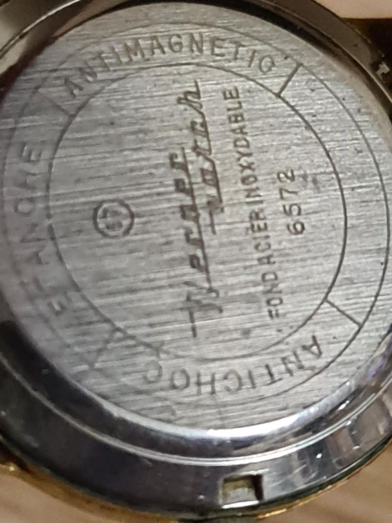 Продавам два швейцарски часовника
