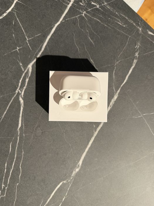 Airpods 3 pro  anul 2025