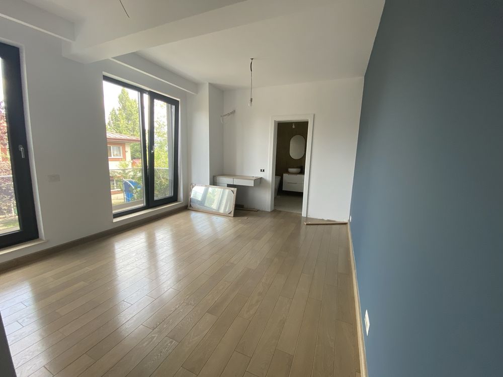 Vila sector 1 P+1+M, doua locuri de parcare si curte