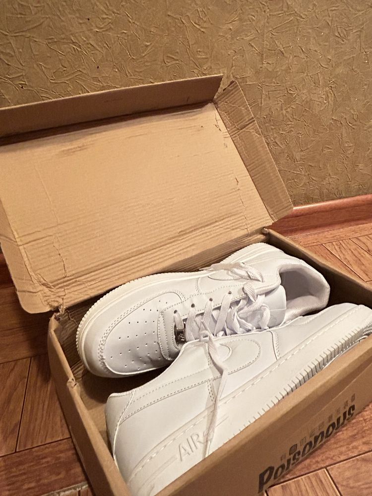 Продам срочно air force1 новые