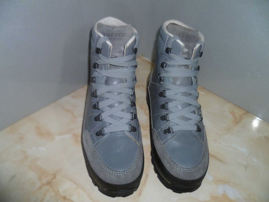 LOWA туристически обувки №40