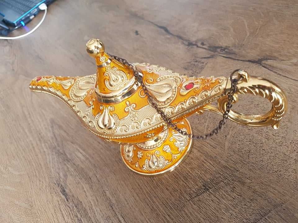 Lampa lui Aladdin din Dubai (auriu, mare) - cadou perfect