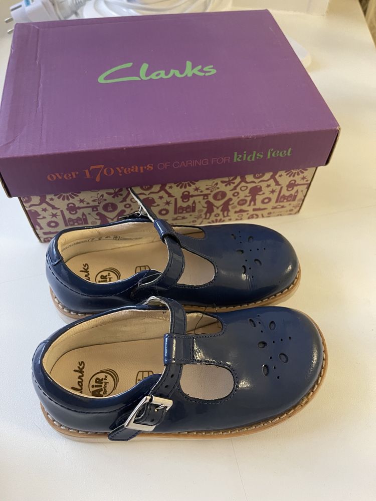 Модные детские туфельки синего цвета Clarks