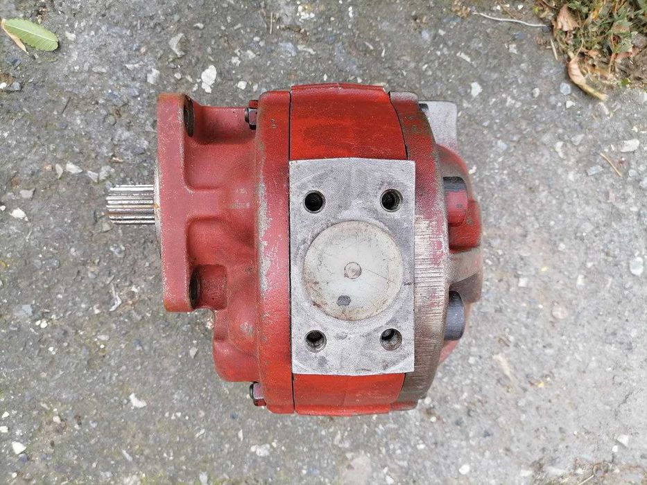 Насос основной гидравлики погрузчика Stalowa Wola L 34, L-34B  Р7А