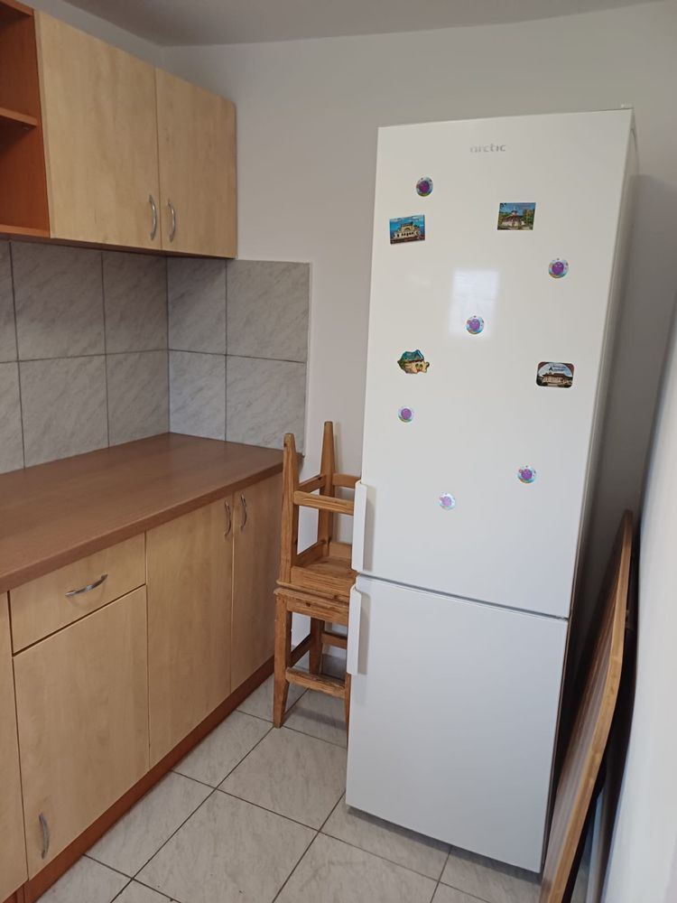 Inchiriez garsoniera la curte Bucurestiu Noi Straulesti