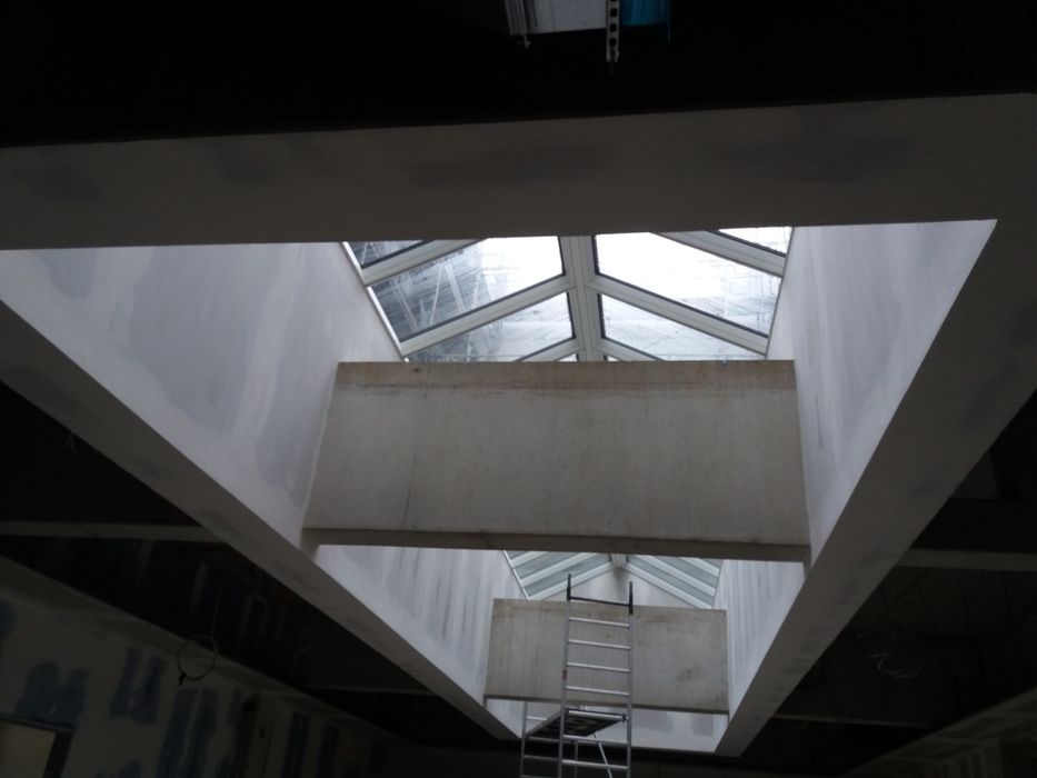 SOLID BUILDS S.R.L interioare si exterioare Echipa tinara si dinamica