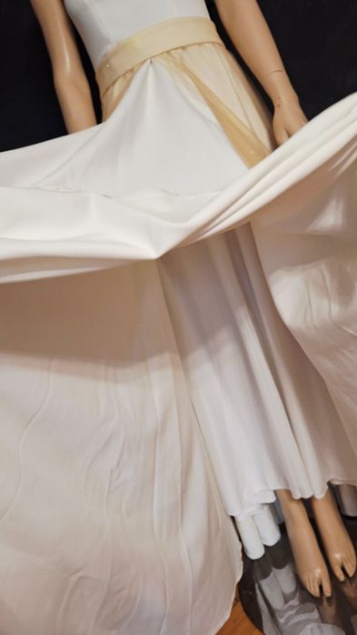 Rochie mireasa superba