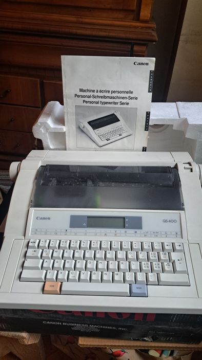 Vand masina de scris electrică