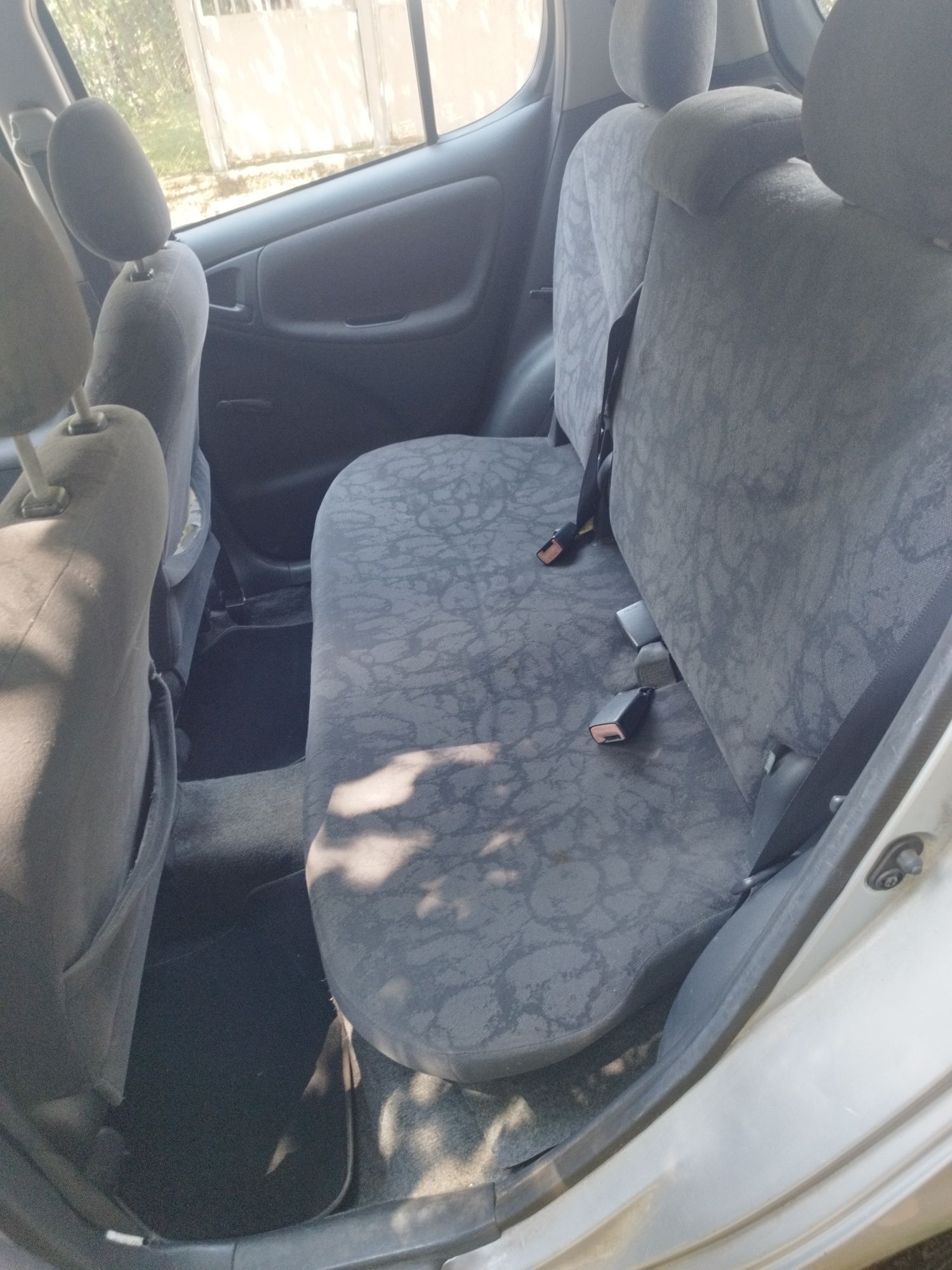 Toyota Yaris 1.0 i (2002)