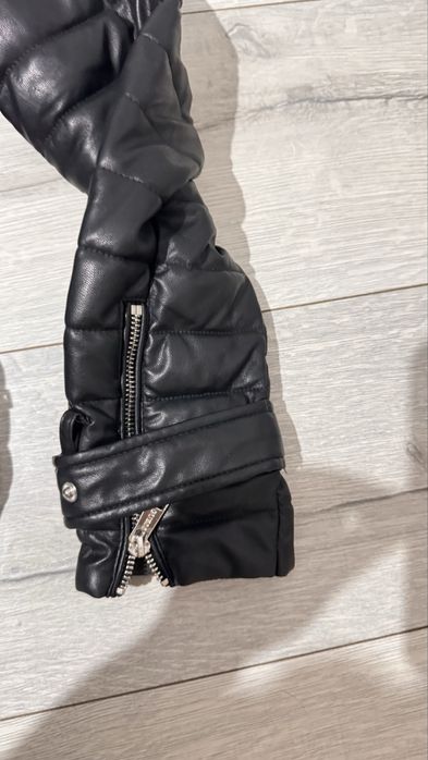 Geaca Superba Guess impecabila