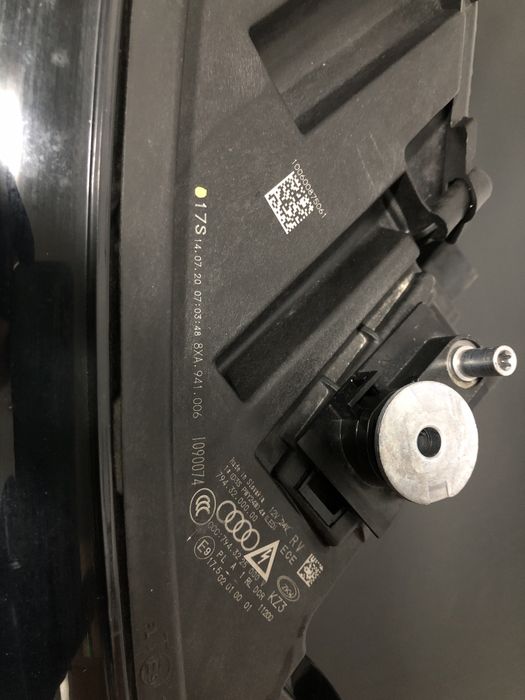 Far dreapta bixenon led Audi A1 an 2016-2019 cod 8XA941006