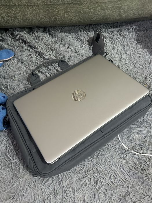 Продаю ноутбук HP Laptop 17-cp2004ci