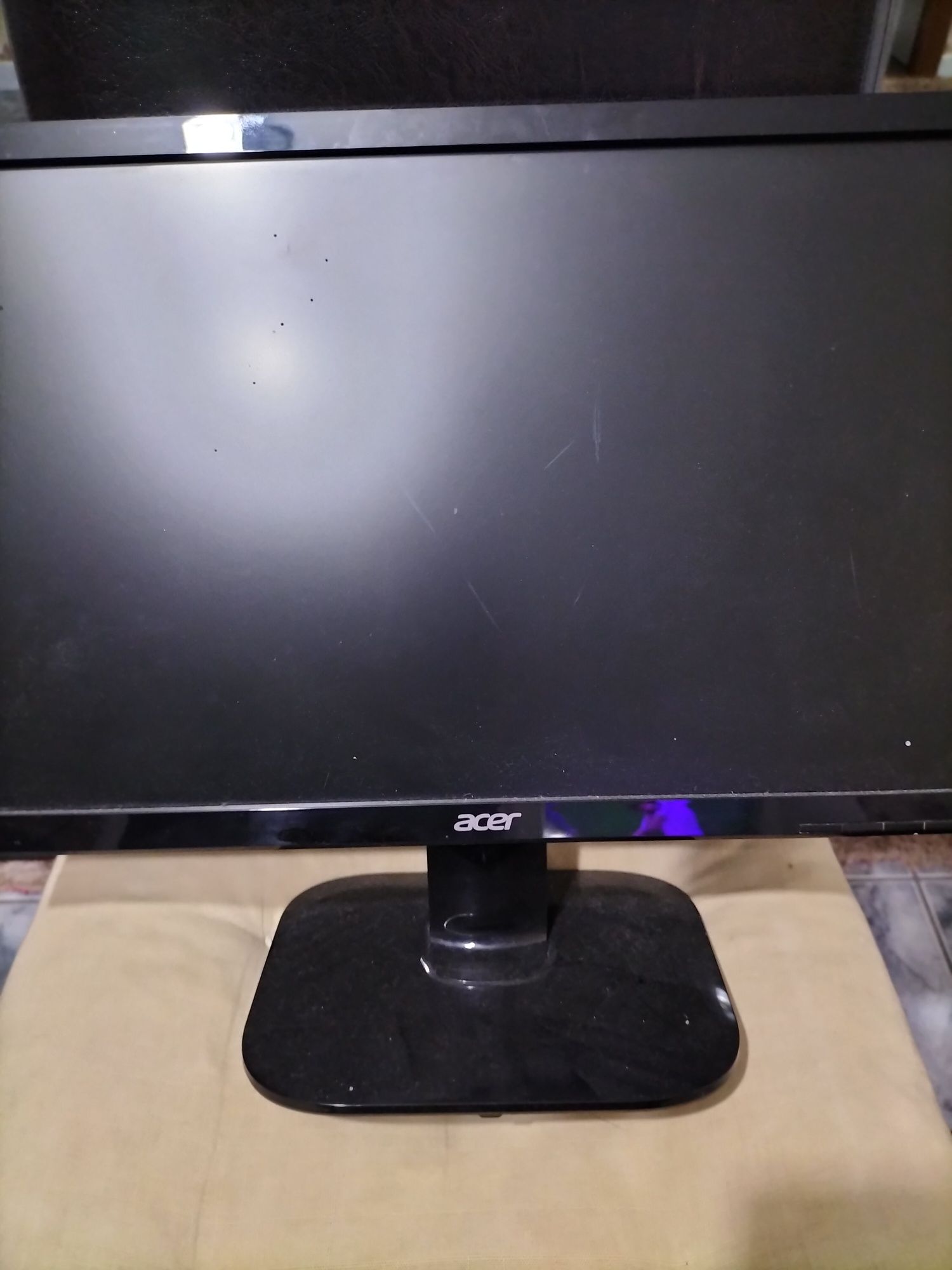 Calculator gaming cu monitor Acer și tastatură gaming Red dragon