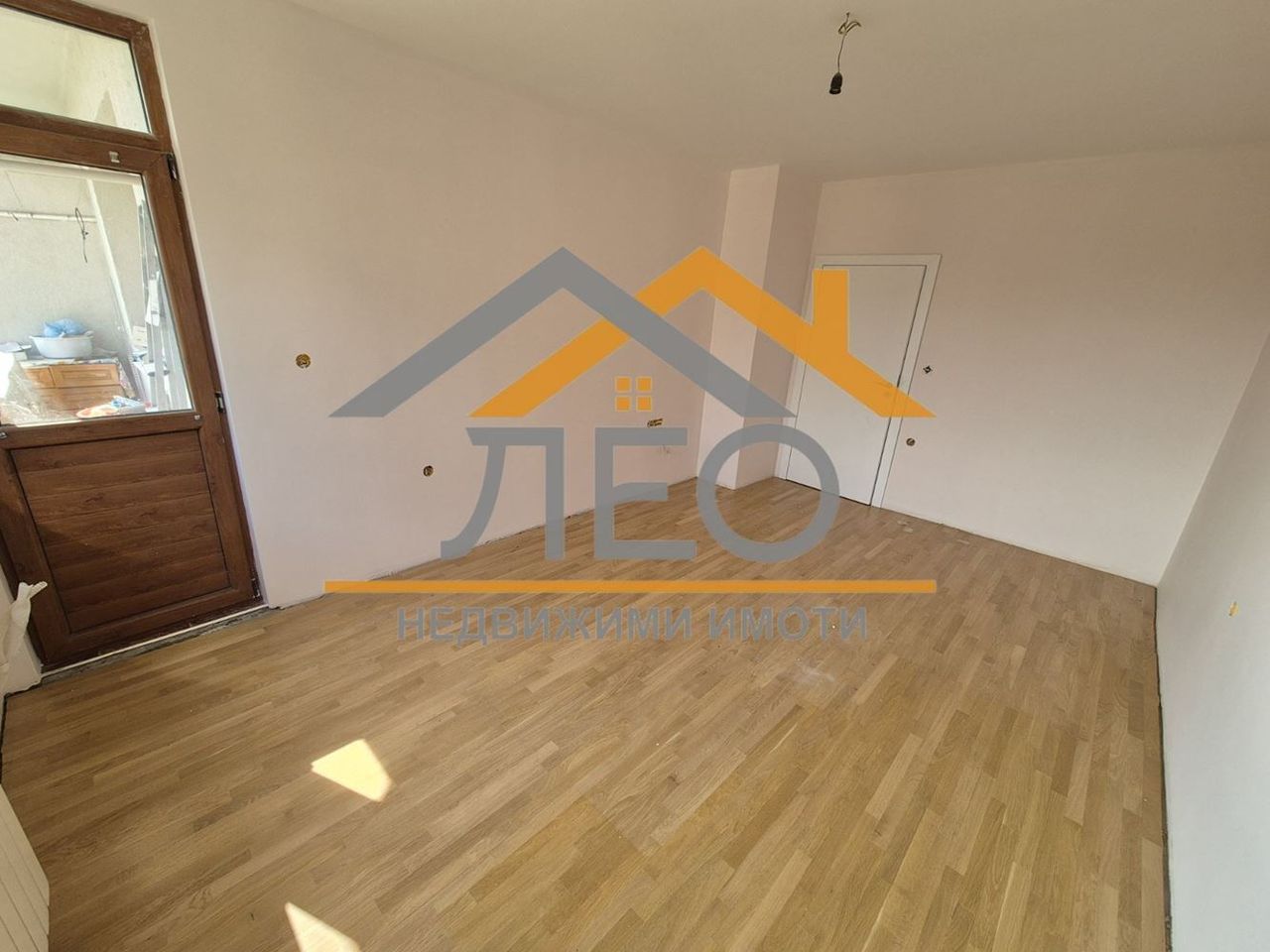 Продава се Тристаен апартамент в Севлиево - 117 кв.м за 1069 €/кв.м - Снимка #1