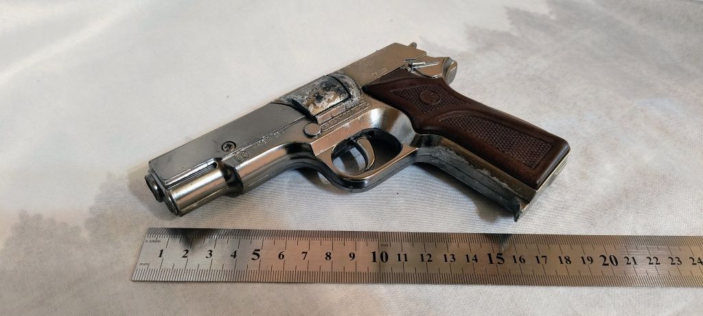 Метален пистолет с капси Smith & Wesson 915