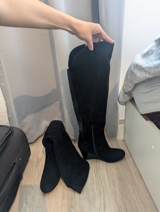 Високи ботуши на ток