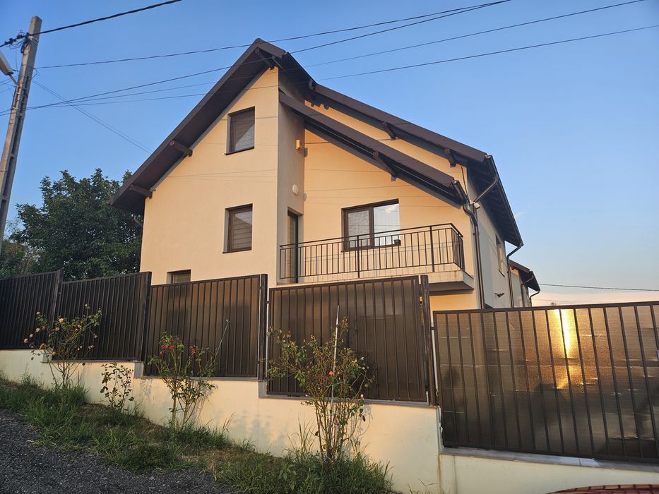 Casa P+1+M Stefanesti cartier Bratieni, suprafata 180mp / 301 mp teren