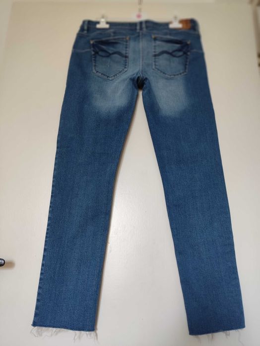 Нов панталон за офис H&M и още удобни панталони 9-35 лв.