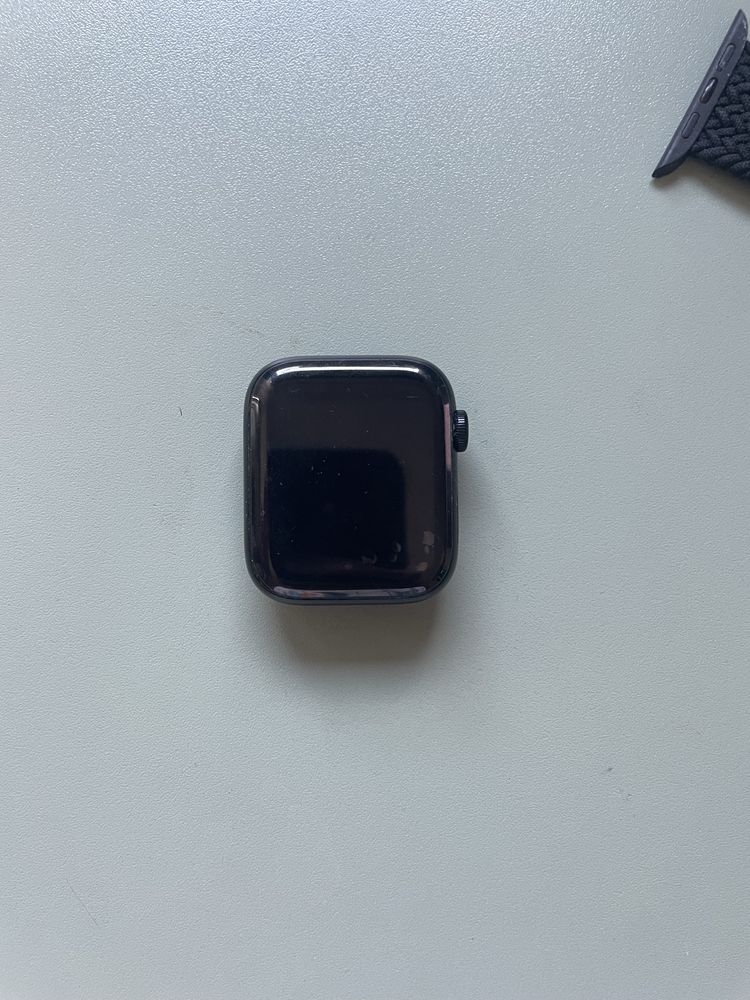 Apple watch SE 2 - smart watch