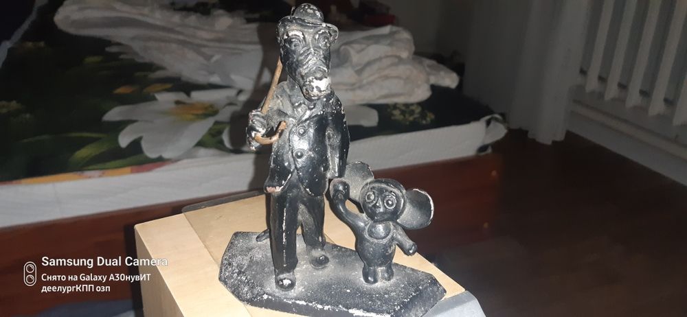 статуэтка гена чебурашка