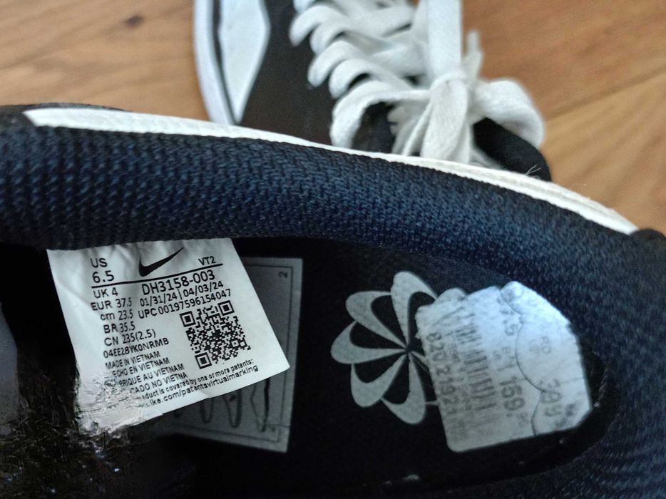 Nike
Сникърси Court Vision Lo