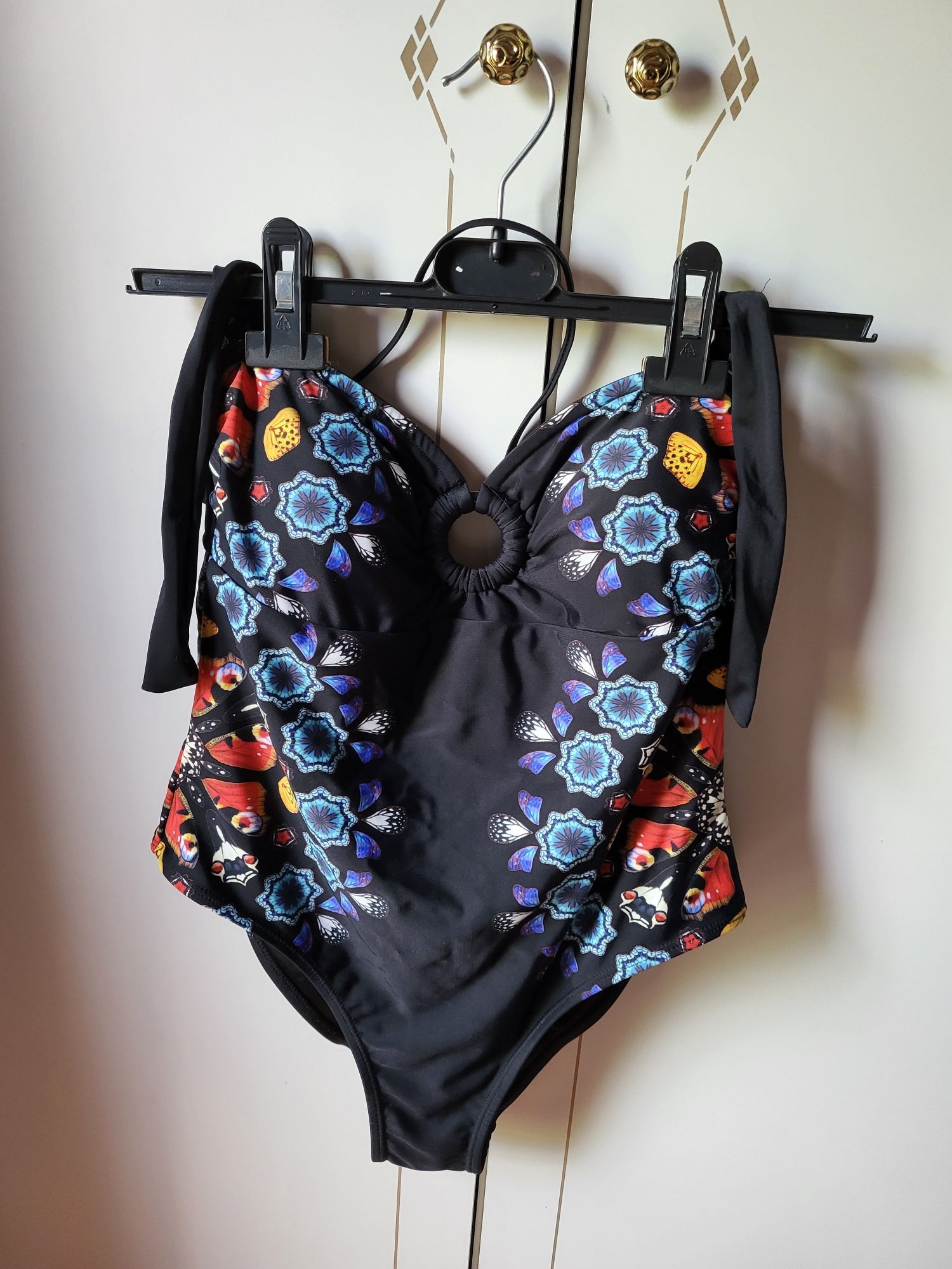 Vand 2 costume baie Desigual