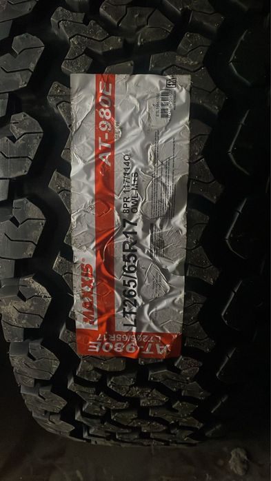 Продам комлпект новых шин Maxxis AT 980E